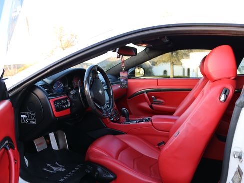 Used 2012 Maserati GranTurismo MC image 12