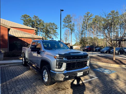 Used 2022 Chevrolet Silverado 2500 LT w/ Convenience Package image 5
