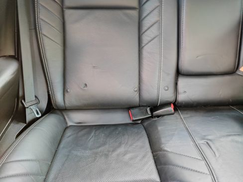 Used 2015 Dodge Challenger SRT w/ Technology Group image 19