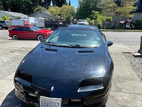 Used 1995 Chevrolet Camaro LT image 1