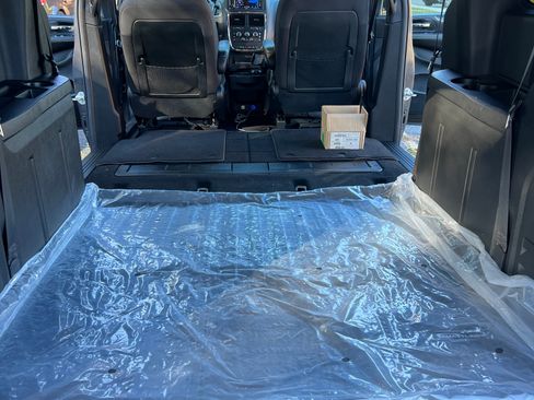 Used 2018 Dodge Grand Caravan SE image 10