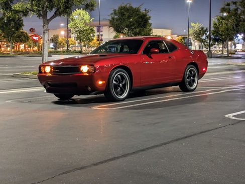 Used 2010 Dodge Challenger R/T image 20