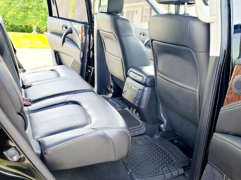 Used 2018 Nissan Armada Platinum w/ Interior Lighting Package image 9