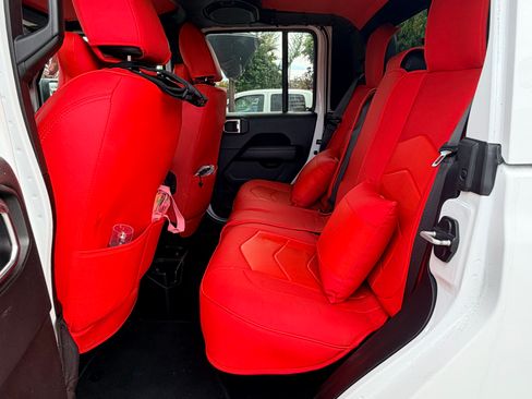 Used 2020 Jeep Gladiator Rubicon image 12