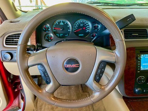 Used 2011 GMC Yukon SLT AWD/4WD image 13