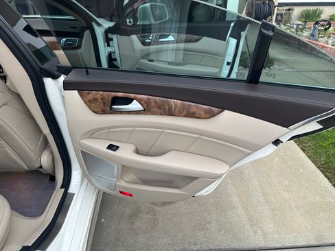 Used 2015 Mercedes-Benz CLS 63 AMG S-Model image 2