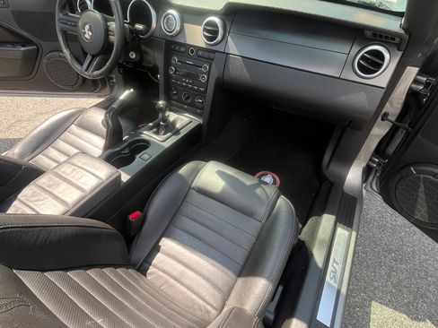 Used 2009 Ford Mustang Shelby GT500 RWD image 12