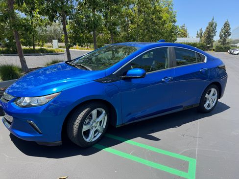 Used 2018 Chevrolet Volt LT w/ LT Driver Confidence Package FWD image 8