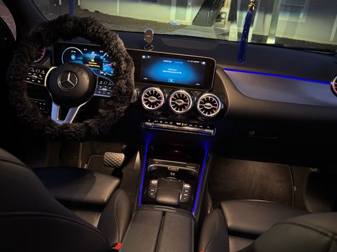 Used 2021 Mercedes-Benz GLA 250 250 4MATIC Sport Utility 4D image 15