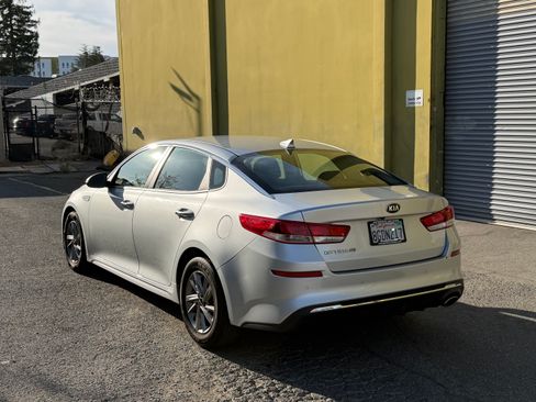 Used 2019 Kia Optima LX image 8
