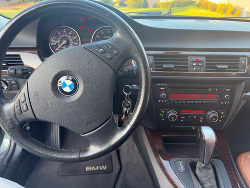 Used 2011 BMW 328i xDrive Sedan AWD/4WD image 16