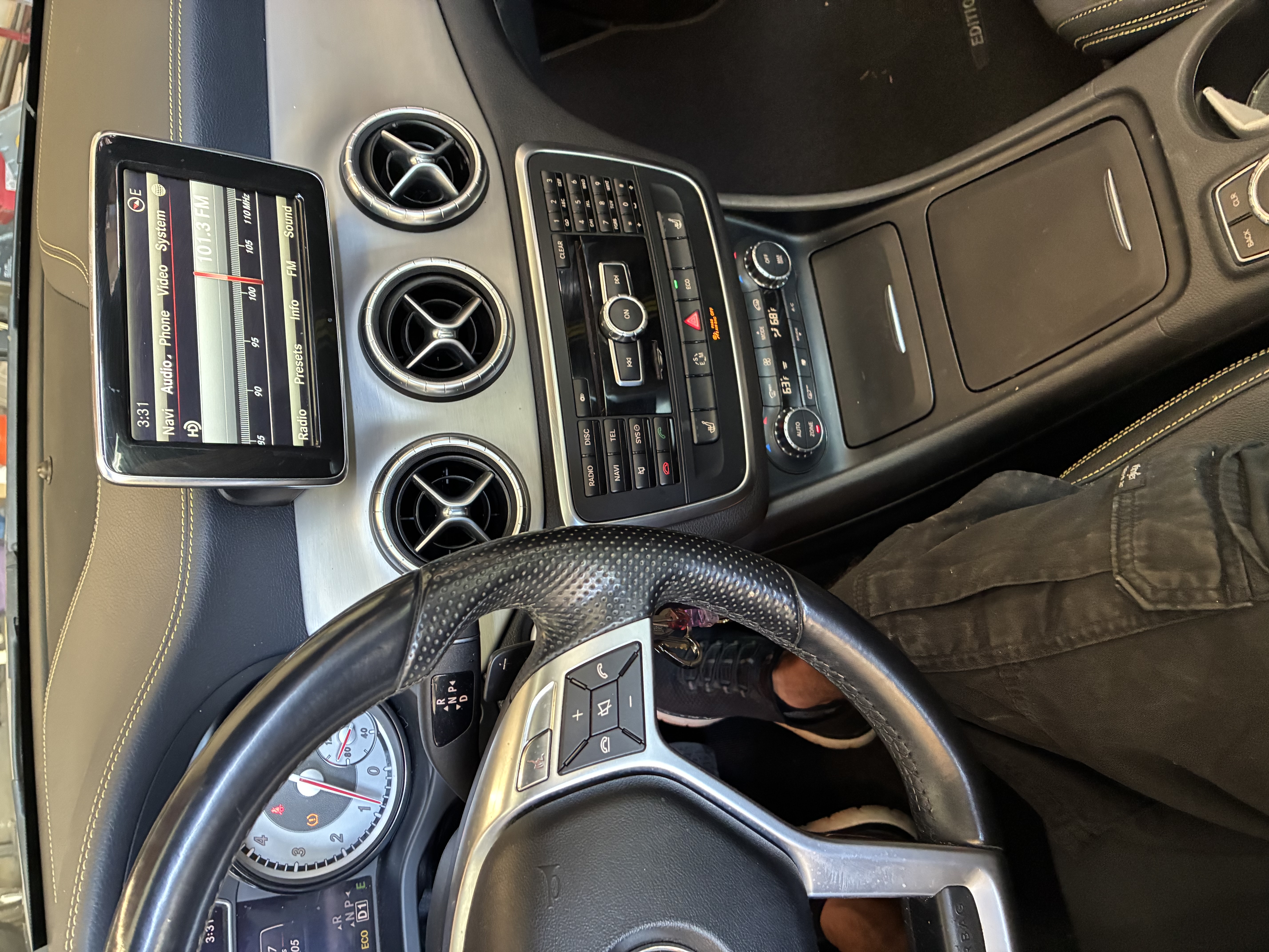 Used 2014 Mercedes-Benz CLA 250 image 23