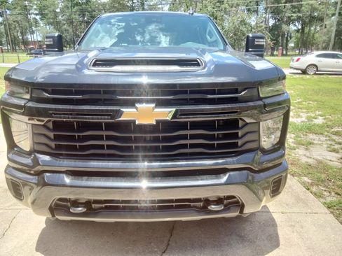 Used 2025 Chevrolet Silverado 2500 Custom w/ Custom Convenience Package image 11