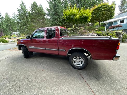 Used 2000 Toyota Tundra SR5 w/ Convenience Pkg AWD/4WD image 4