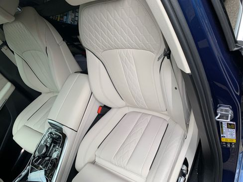 Used 2020 BMW X7 xDrive40i w/ Premium Package AWD/4WD image 5