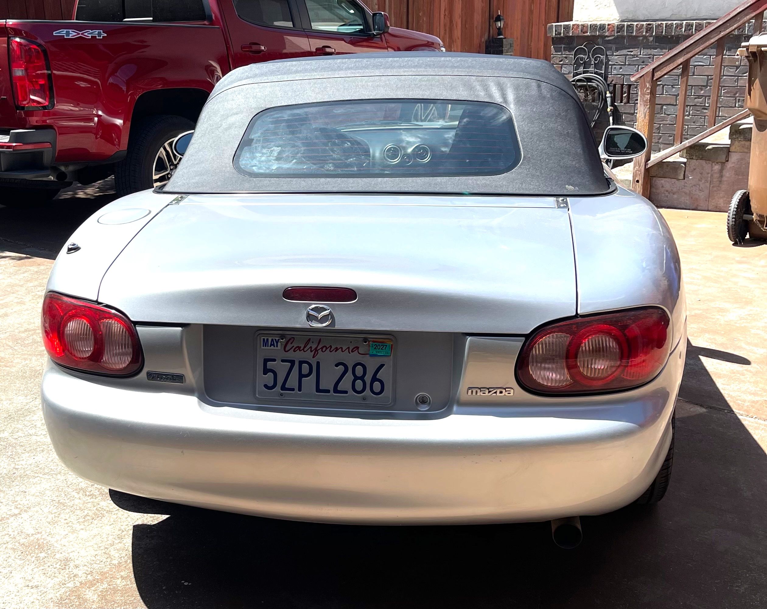 Used 2005 MAZDA MX-5 Miata LS RWD image 9