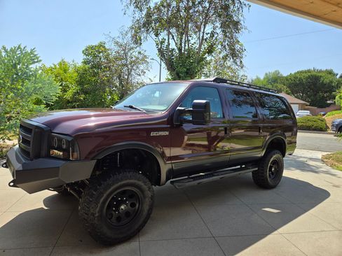 Used 2000 Ford Excursion Limited image 1