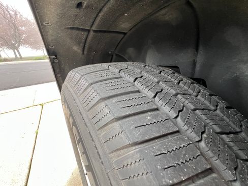 Used 2018 Chevrolet Suburban LT image 13