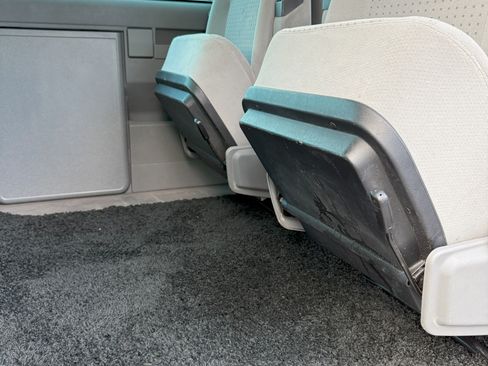 Used 2003 Volkswagen Eurovan MV image 22