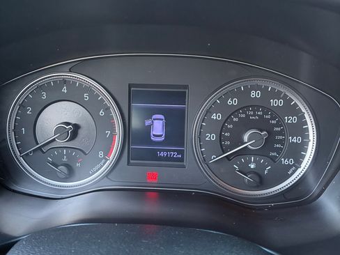 Used 2020 Hyundai Santa Fe SE image 9