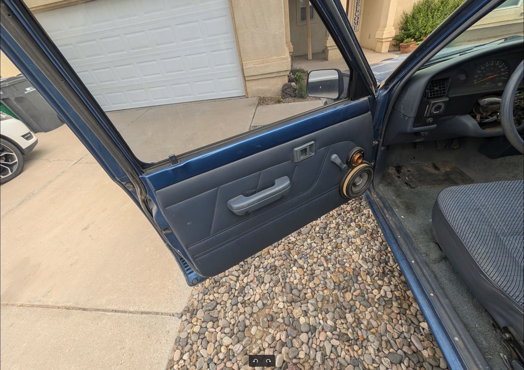 Used 1994 Toyota Pickup 2WD Regular Cab image 4