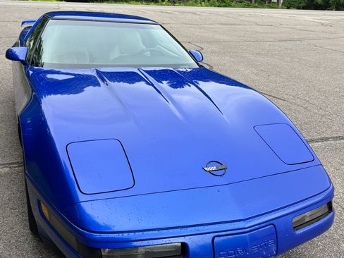 Used 1994 Chevrolet Corvette Coupe RWD image 4