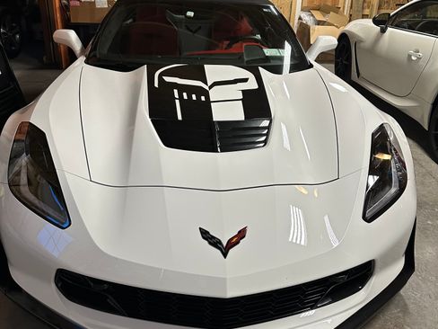 Used 2016 Chevrolet Corvette Z06 w/ 3LZ Preferred Equipment Group image 9