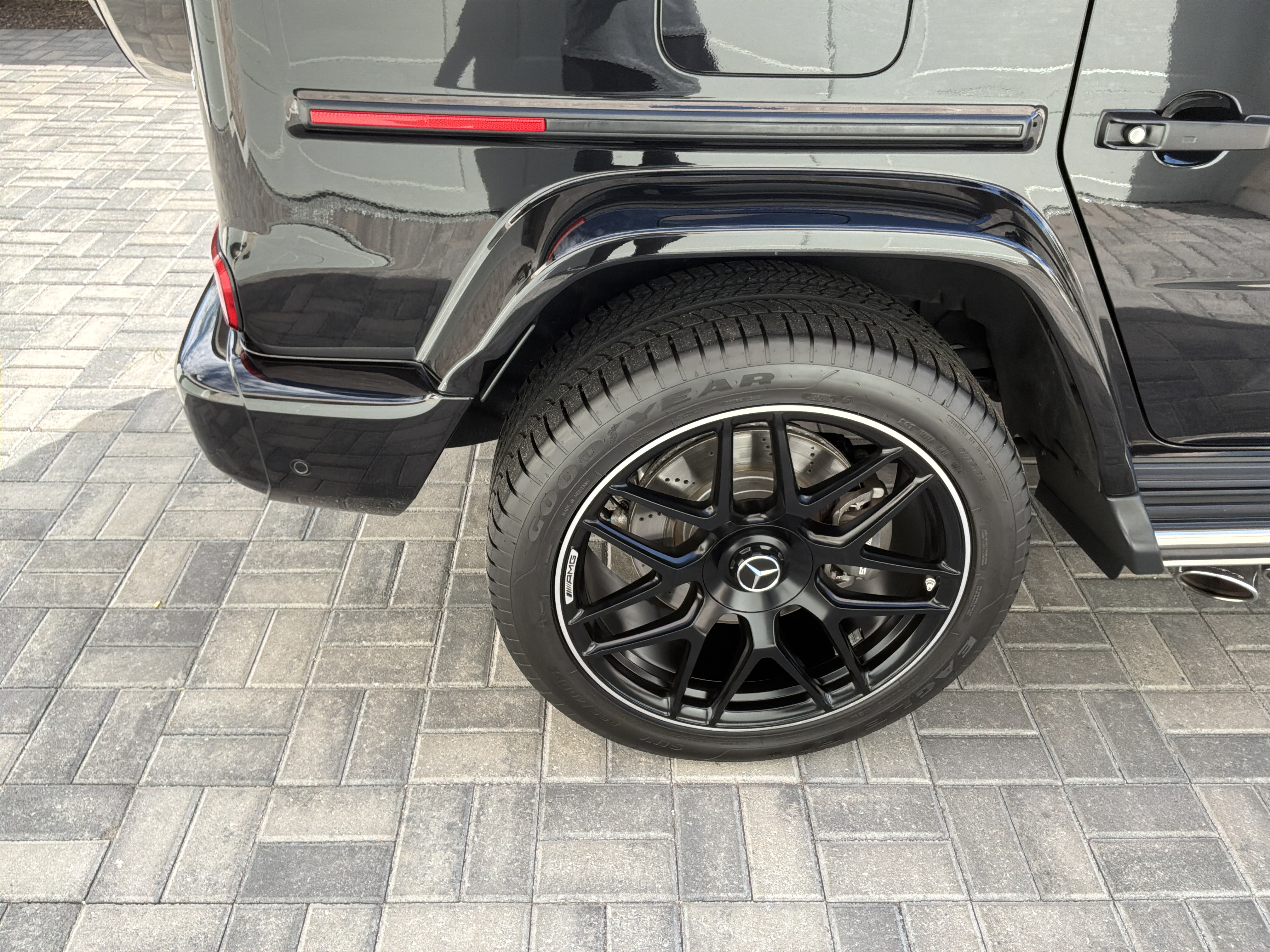 Used 2025 Mercedes-Benz G 63 AMG 4MATIC image 11