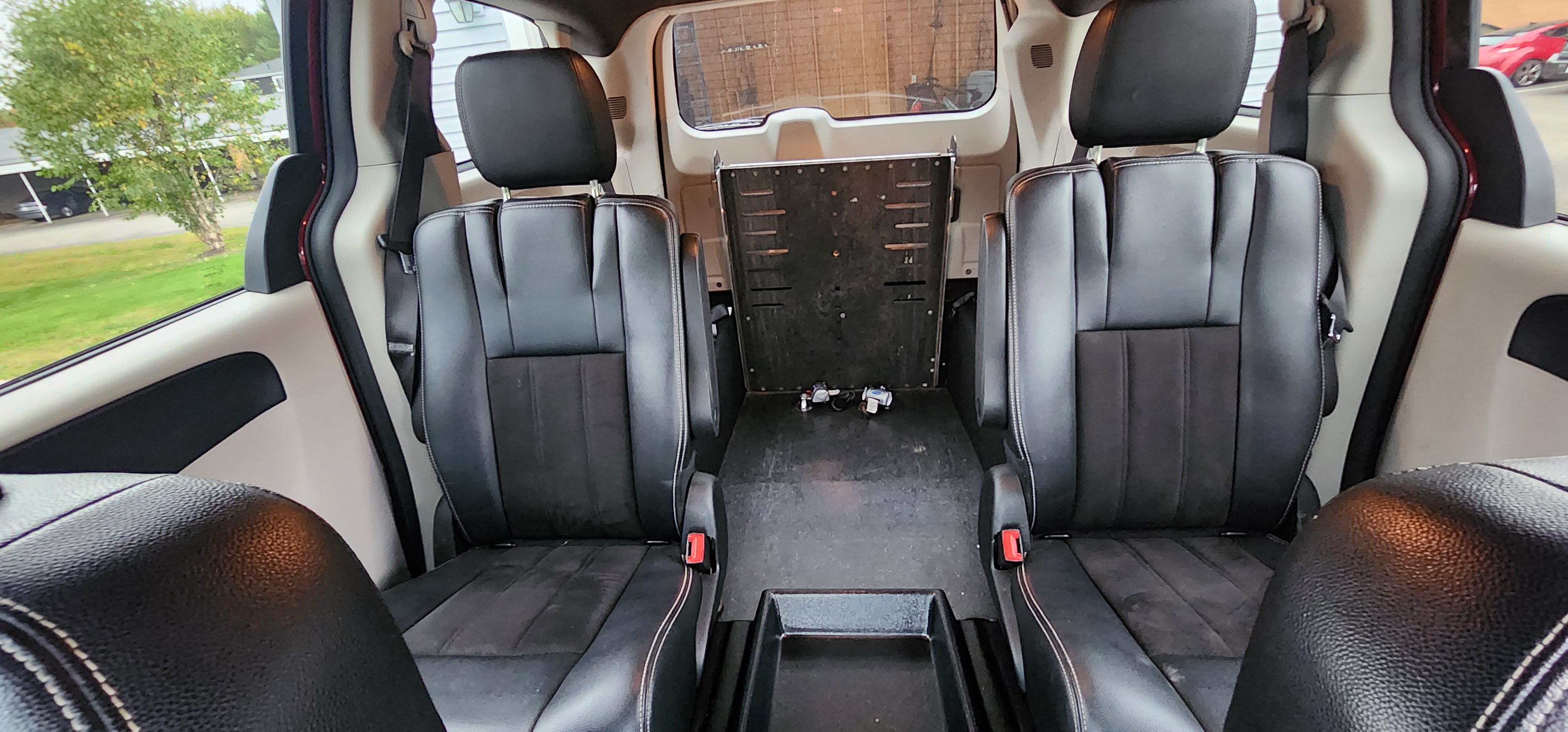 Used 2019 Dodge Grand Caravan SXT FWD image 15