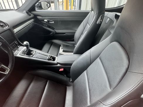 Used 2018 Porsche 718 Cayman image 9