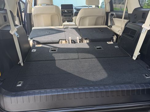 Used 2022 Lexus GX 460 Premium w/ Premium Package AWD/4WD image 11