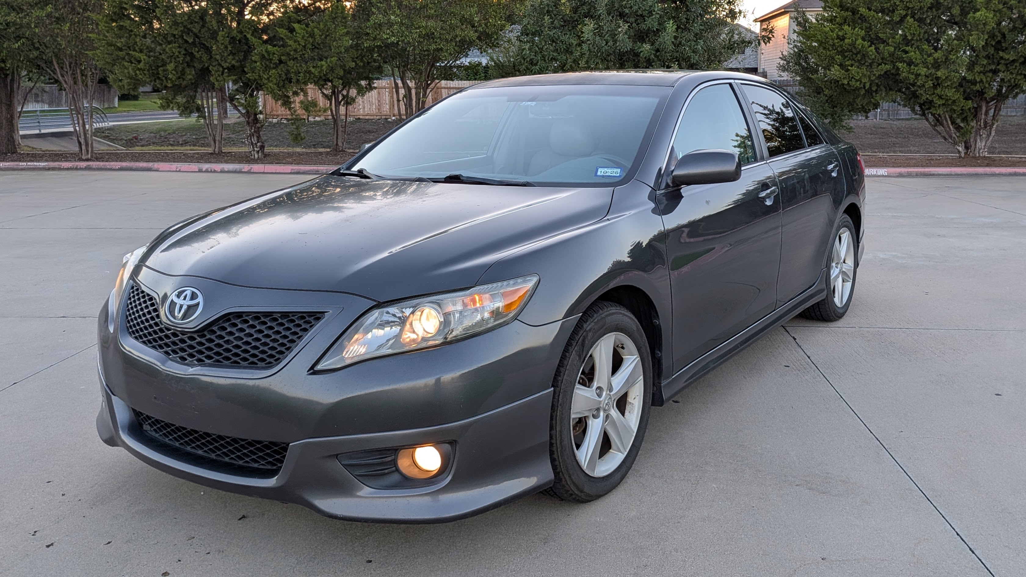 Used 2011 Toyota Camry SE w/ Sport Leather Pkg FWD image 24