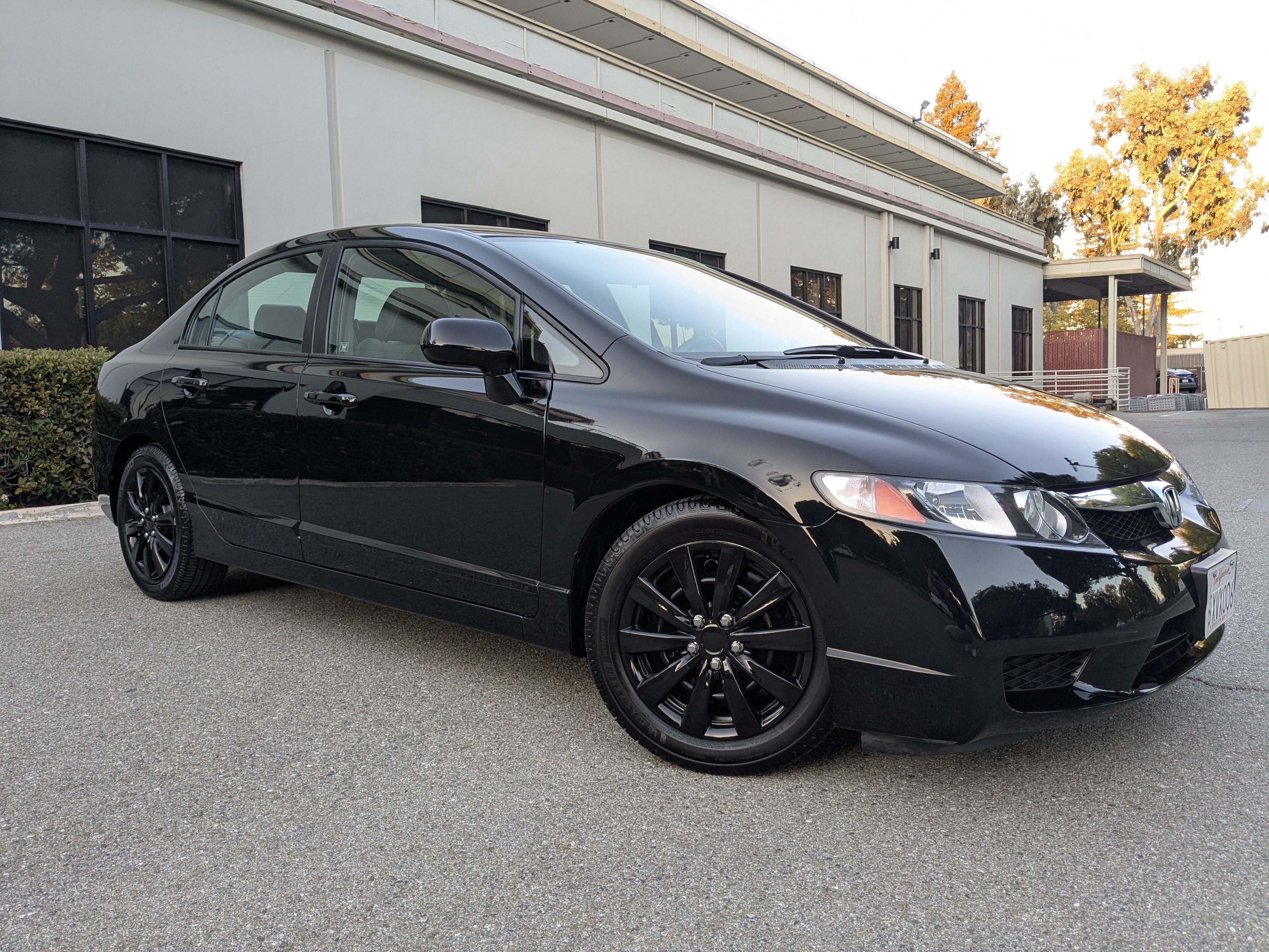 Used 2010 Honda Civic LX image 1