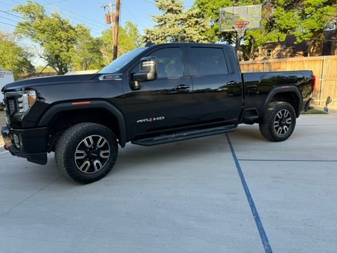 Used 2021 GMC Sierra 2500 AT4 AWD/4WD image 1