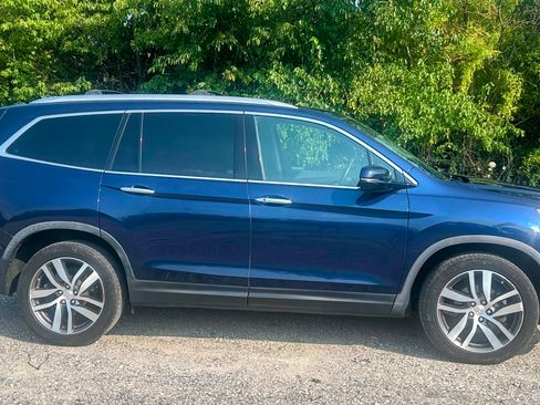 Used 2018 Honda Pilot Elite image 2