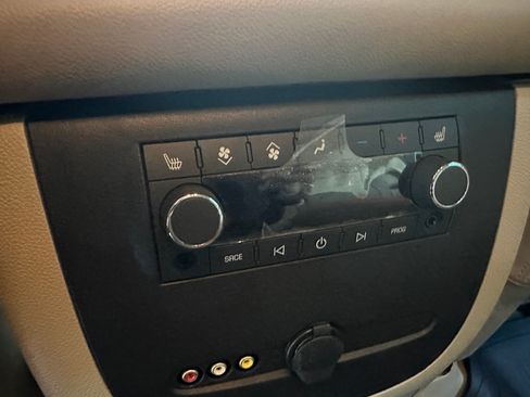 Used 2011 Chevrolet Suburban LT AWD/4WD image 13