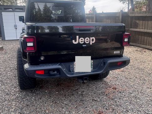 Used 2020 Jeep Gladiator Overland image 5