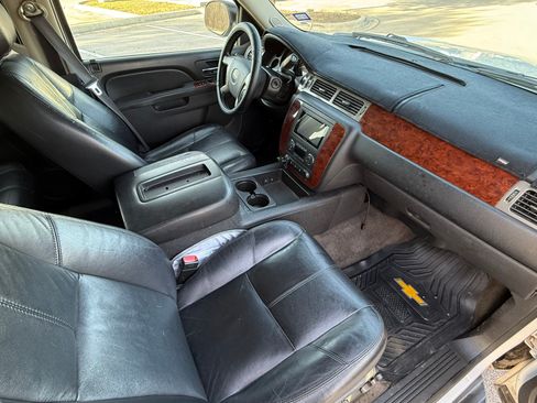Used 2012 Chevrolet Suburban LT image 20