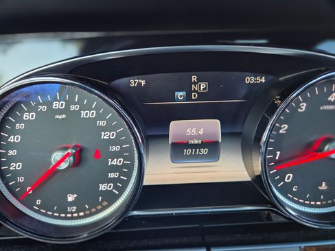 Used 2017 Mercedes-Benz E 300 E 300 4MATIC Sedan 4D image 6