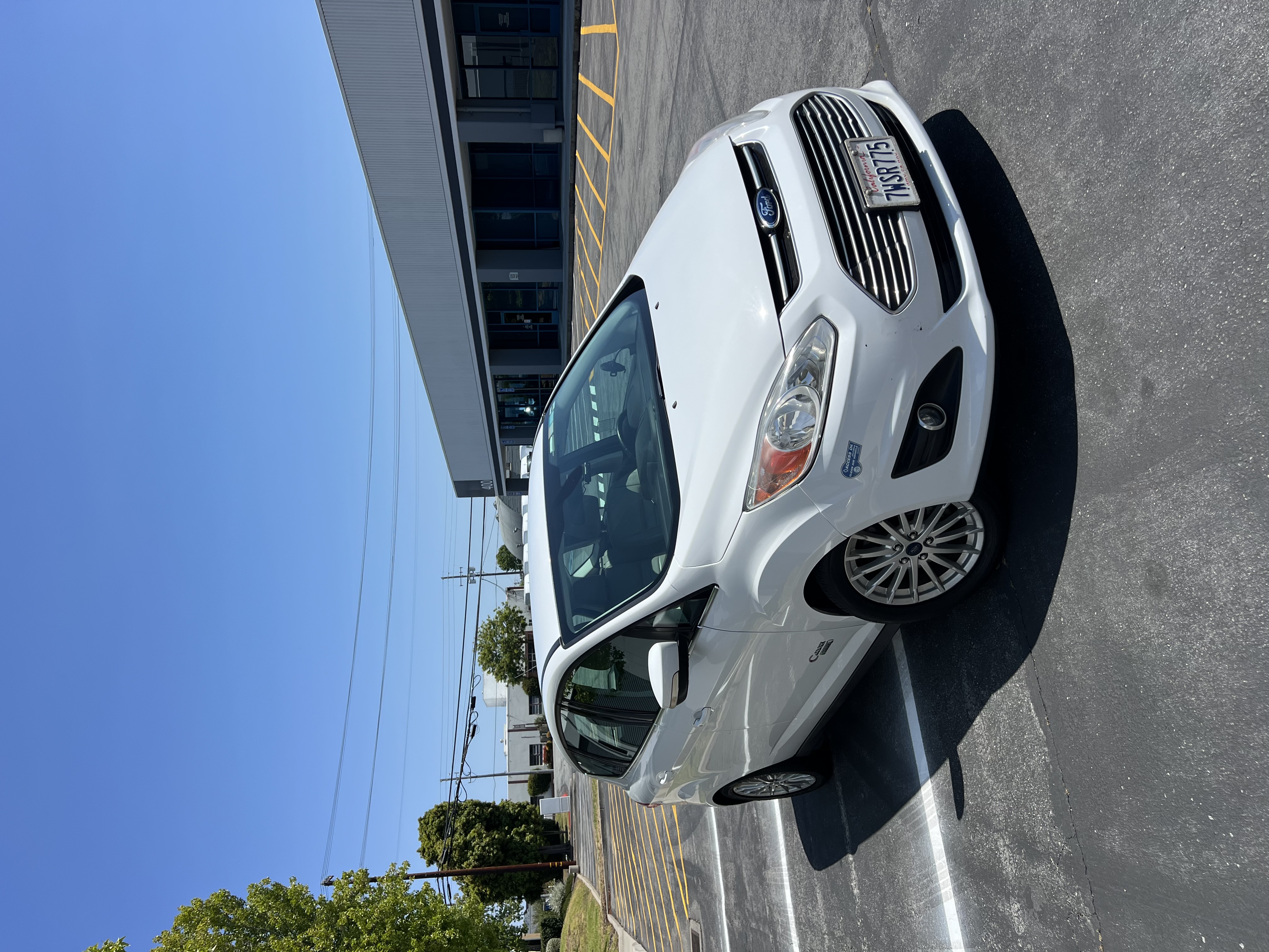 Used 2014 Ford C-MAX Energi SEL w/ Equipment Group 301A FWD image 1