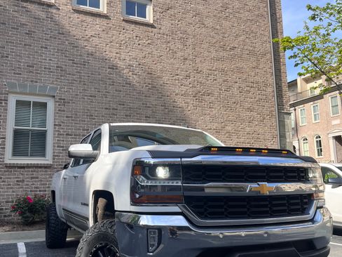 Used 2017 Chevrolet Silverado 1500 LT w/ All Star Edition RWD image 2