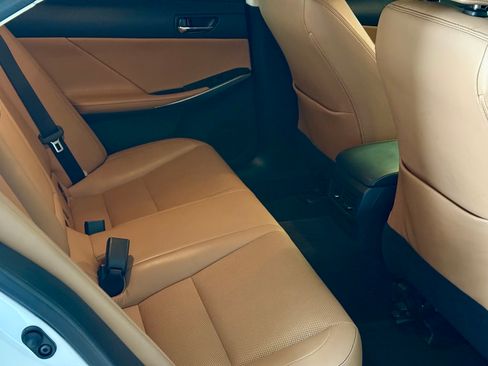 Used 2014 Lexus IS 250 RWD image 11
