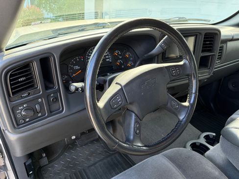 Used 2007 Chevrolet Silverado 2500 LT w/ Heavy-Duty Power Package RWD image 11