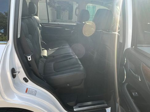 Used 2021 Lexus LX 570 4WD w/ Luxury Package image 17