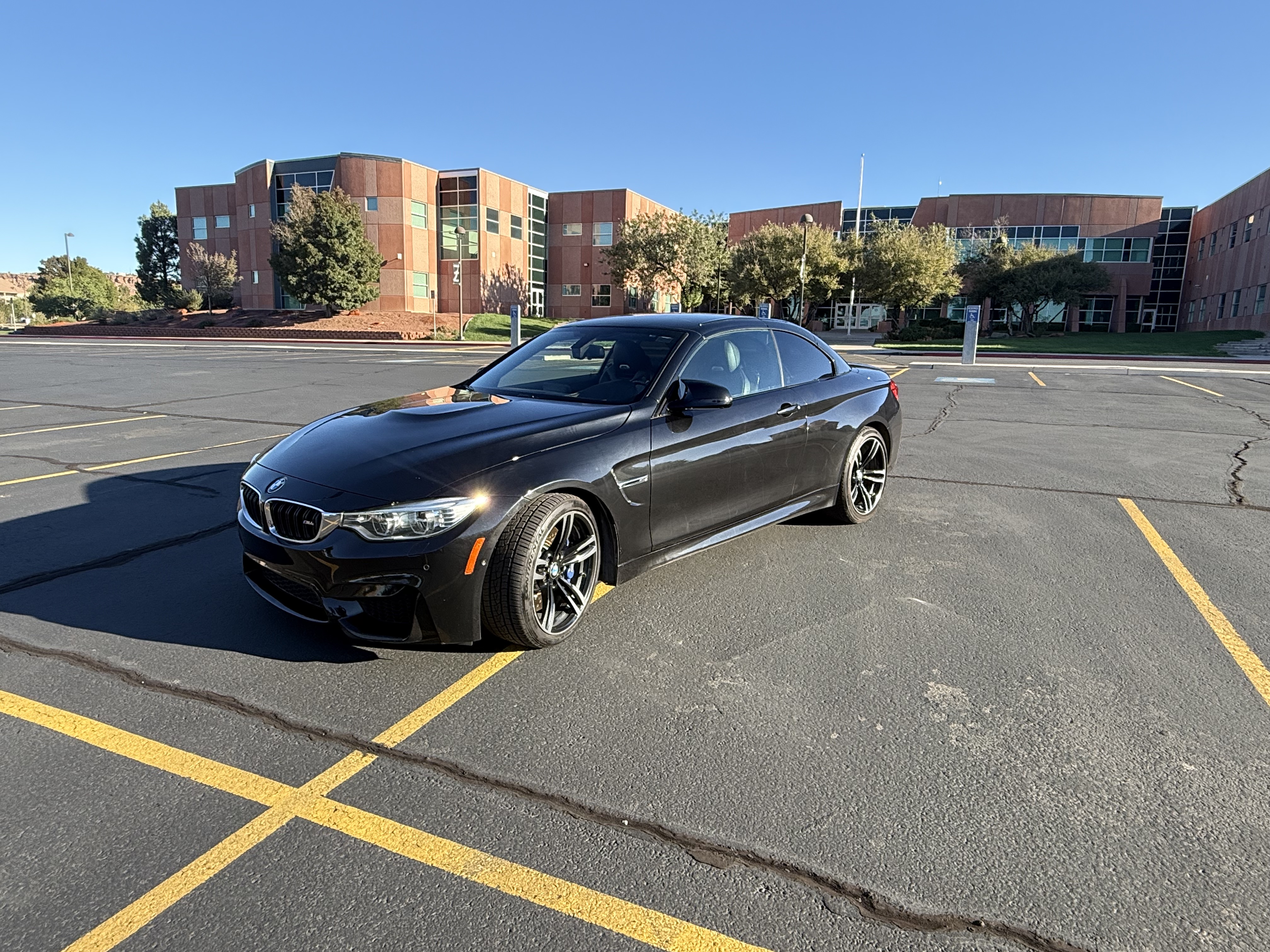Used 2016 BMW M4 Convertible RWD image 21