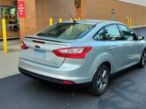Used 2012 Ford Focus SE image 5