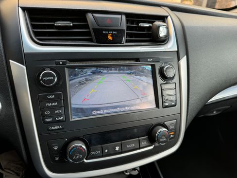 Used 2016 Nissan Altima 3.5 SL FWD image 9
