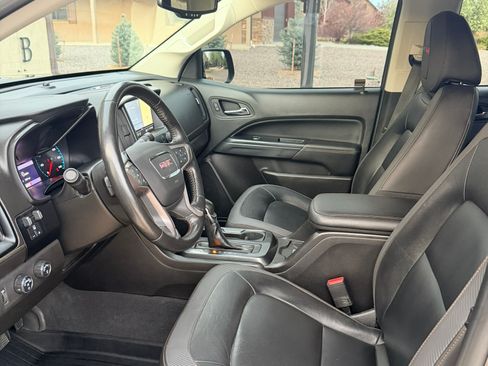 Used 2022 GMC Canyon AT4 image 10