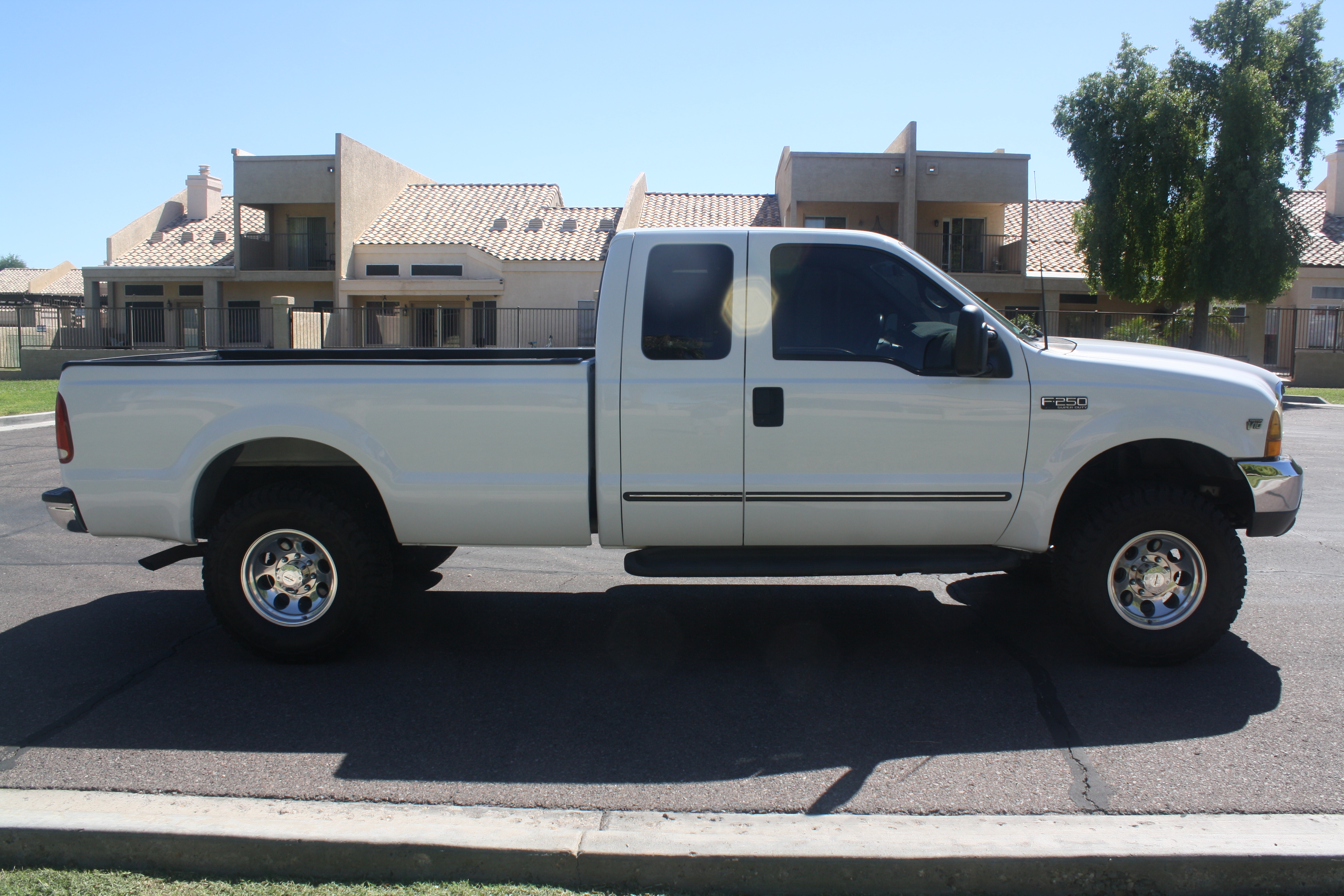 Used 2000 Ford F250 4x4 SuperCab Super Duty image 6