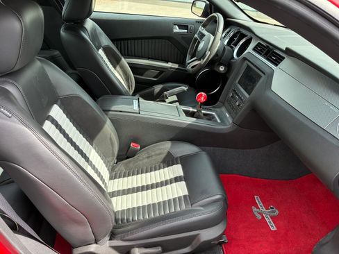 Used 2011 Ford Mustang Shelby GT500 w/ SVT Performance Pkg image 9